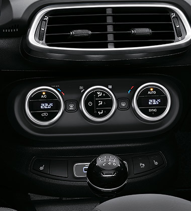 AUTOMATIC DUAL ZONE CLIMATE CONTROL