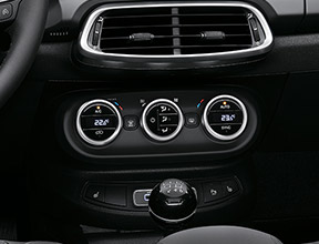 AUTOMATIC DUAL ZONE CLIMATE CONTROL